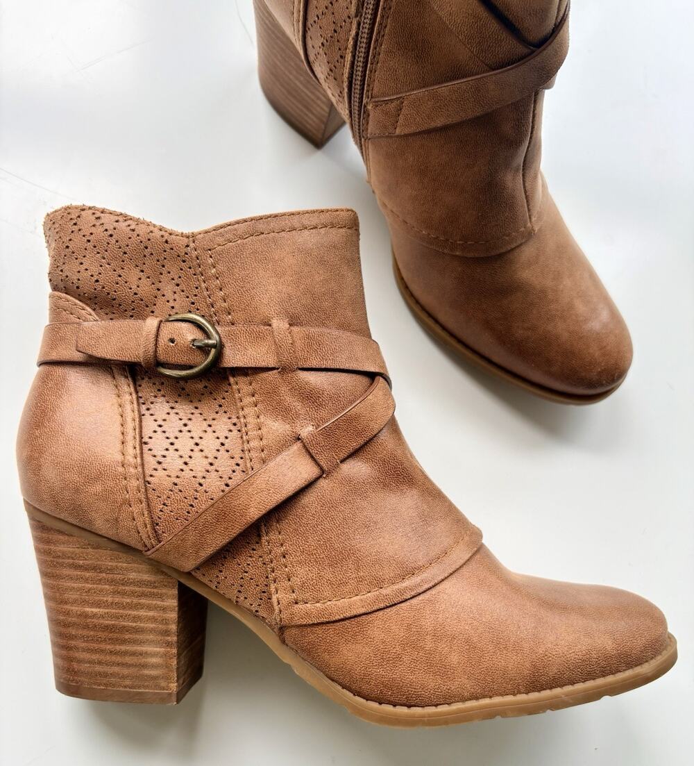 Baretraps Womens LUANA Block Heel Bootie Sz 9.5M in Brown Vegan Leather Western